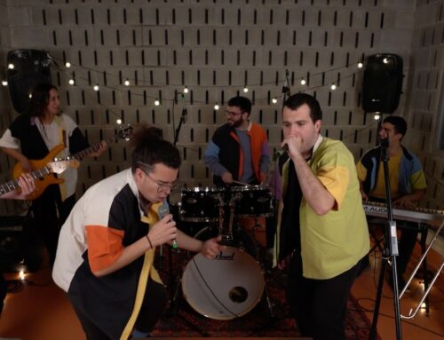 Ja podeu escoltar la cançó “Que el terra tremoli!” del grup de música familiar Sardines en Llauna, produïda per l’Esplaiada 2025!