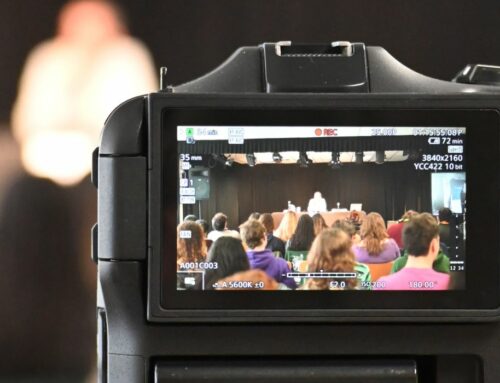 Reviu l’Escola d’Esplac 2026 a través del material comunicatiu ja disponible al web!